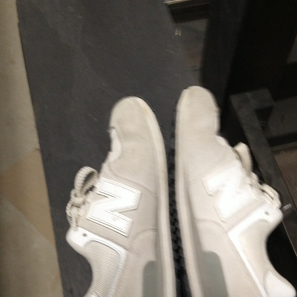 New Balance Kids Cream and Gray Sneakers - Picture 5 of 8